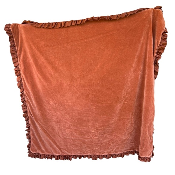 Bella Notte Velvet Ruffled Large Blanket STV822 Cinnamon 53x57 Soft Luxury GUC - Picture 2 of 12